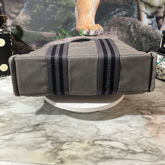 HERMES PM TOTE BAG IN GOOD USED CONDITION. - Picture 10 of 16